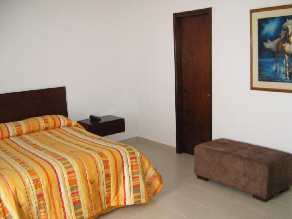 Hotel Royal Plaza Cali Bilik gambar